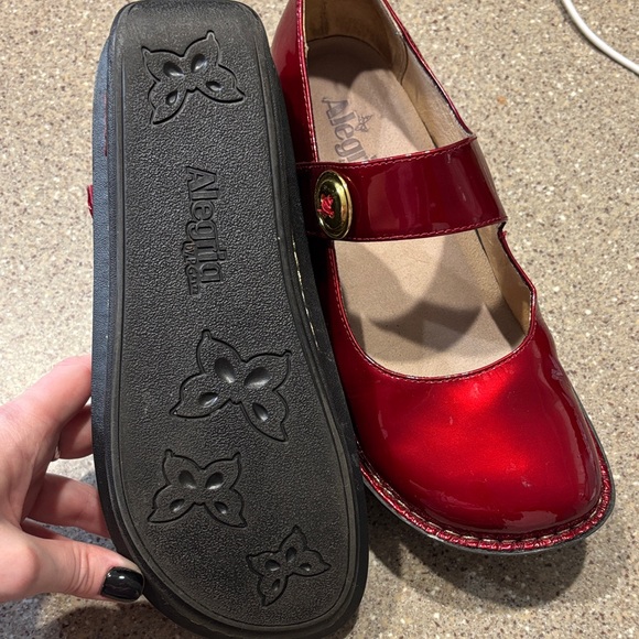 Alegria Womens Red Patent Mary Jane Shoes - Picture 7 of 8